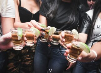 De risico’s van alcohol bij jongeren alcohol jongeren