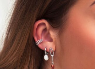 De oorbellen trends van het najaar oorbellen mix & match