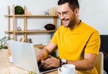 4 manieren om online te ontspannen als je thuiswerkt thuis werken